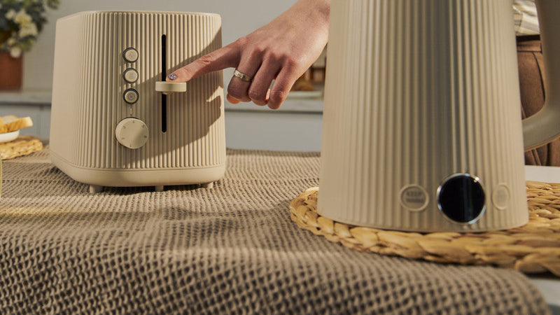 CHiATO ontbijtset – heatPLAY waterkoker & toastPLAY broodrooster – lichtzand