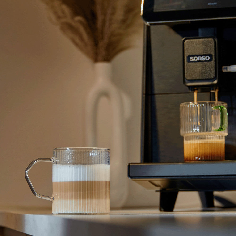 Riflet latteglas med hank CHiATO, 320 ml – transparent